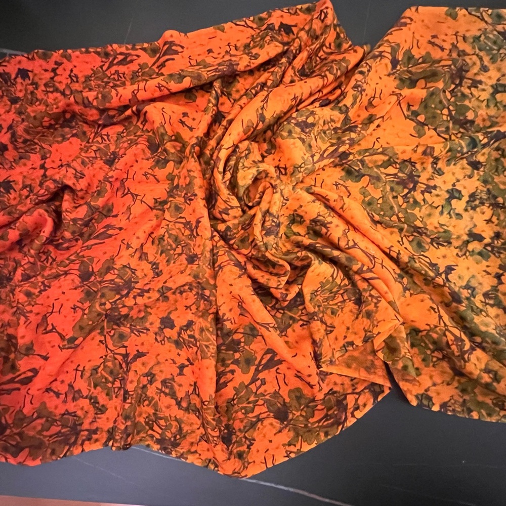 Floral wool scarf - Picture 2 of 11
